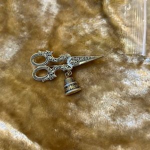 Spanish Damascene scissor pin with thimble